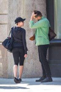 scarlett johansson butt yoga pants