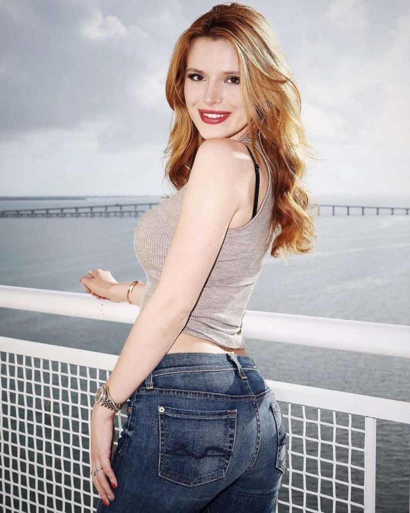 bella-thorne-butt