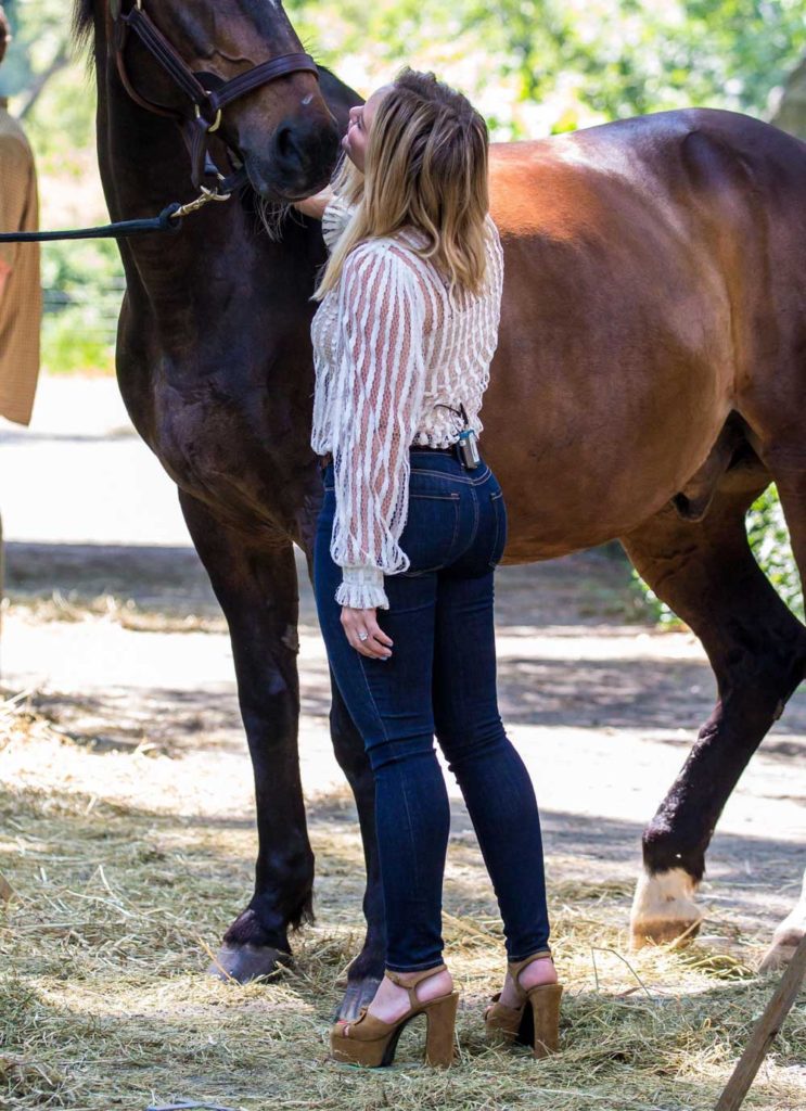 hilary-duff-butt-in-jeans